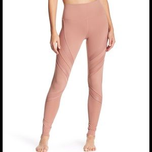 Beautiful Blush color Alo Leggings
